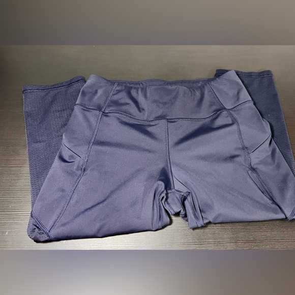 Athleta navy capri leggings yoga pants sz MT Women’s - Picture 3 of 7